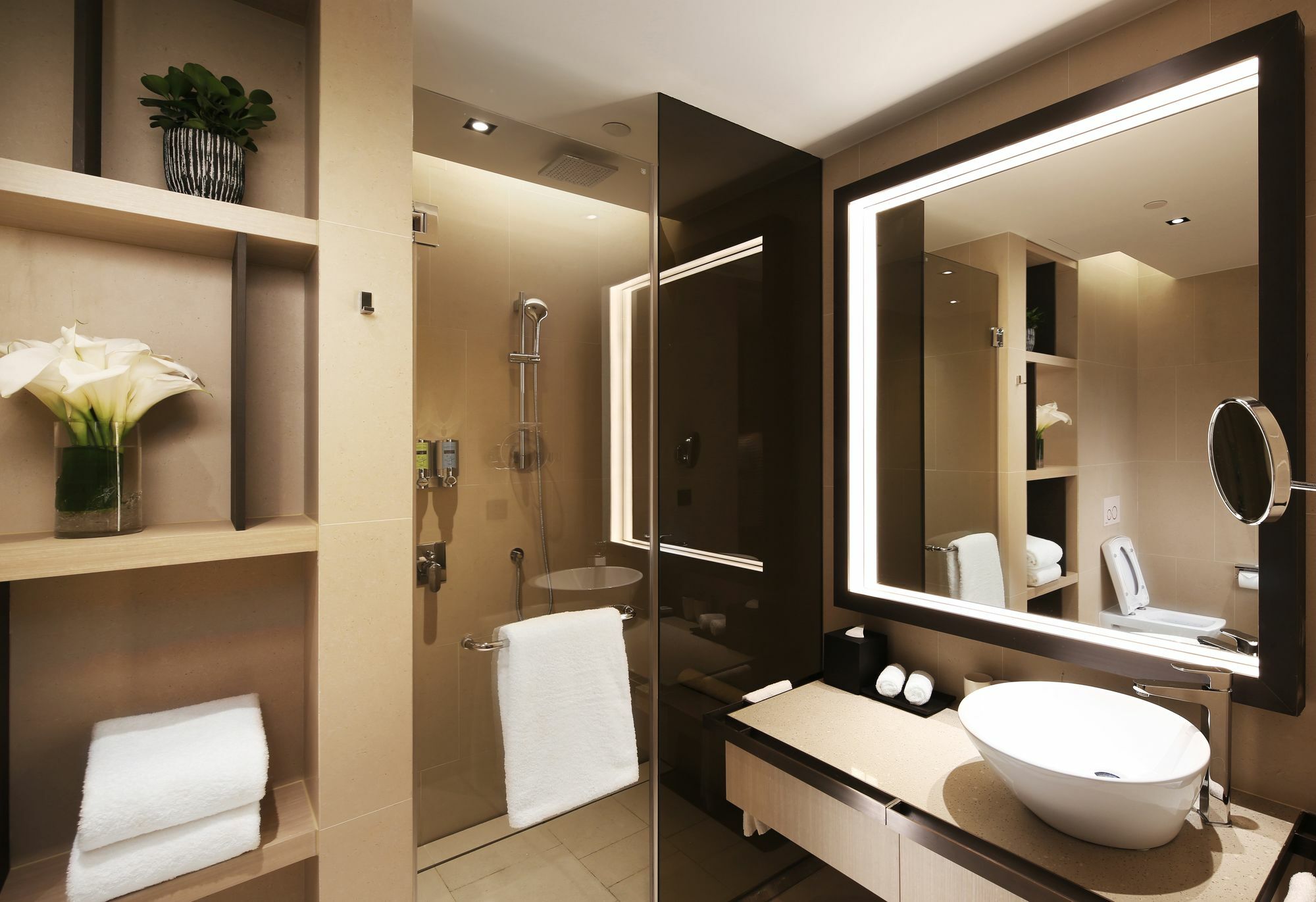 Artyzen Habitat Dongzhimen Hotel 5*